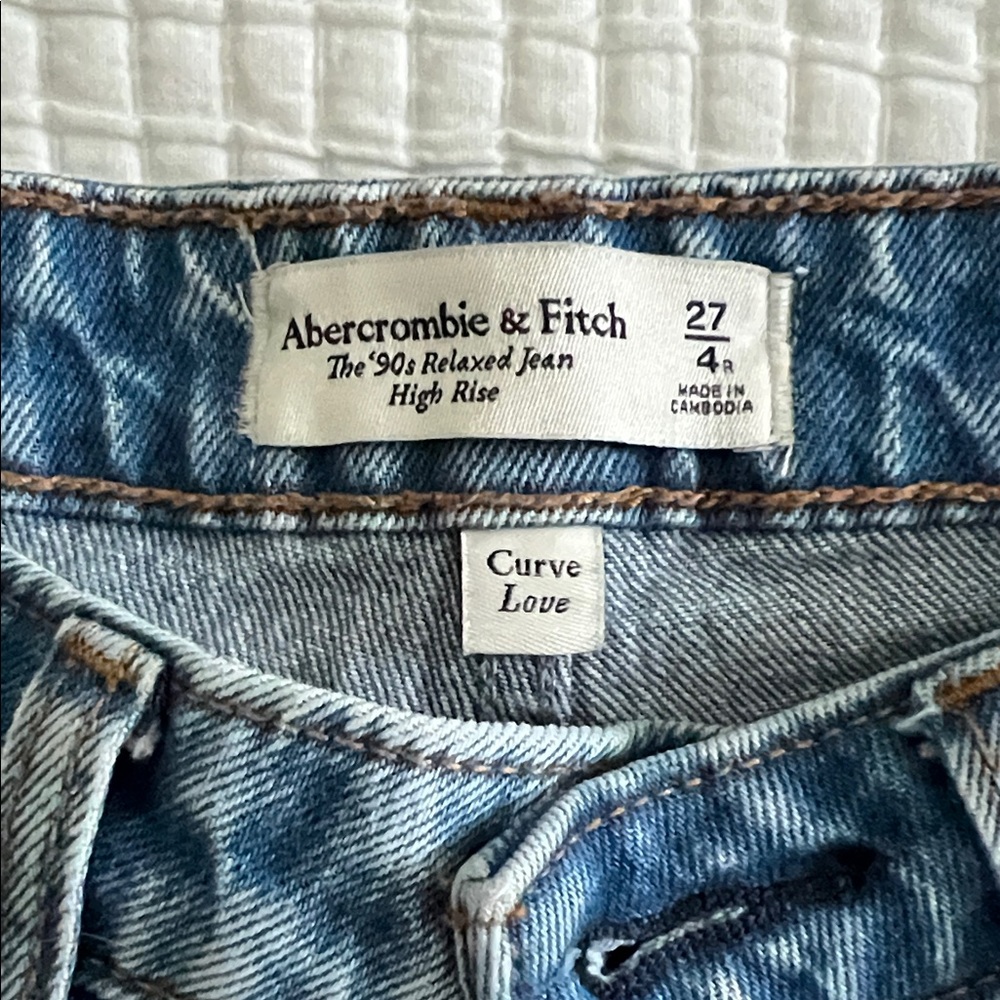Abercrombie & Fitch Curve Love High Rise 90s Relaxed Jean